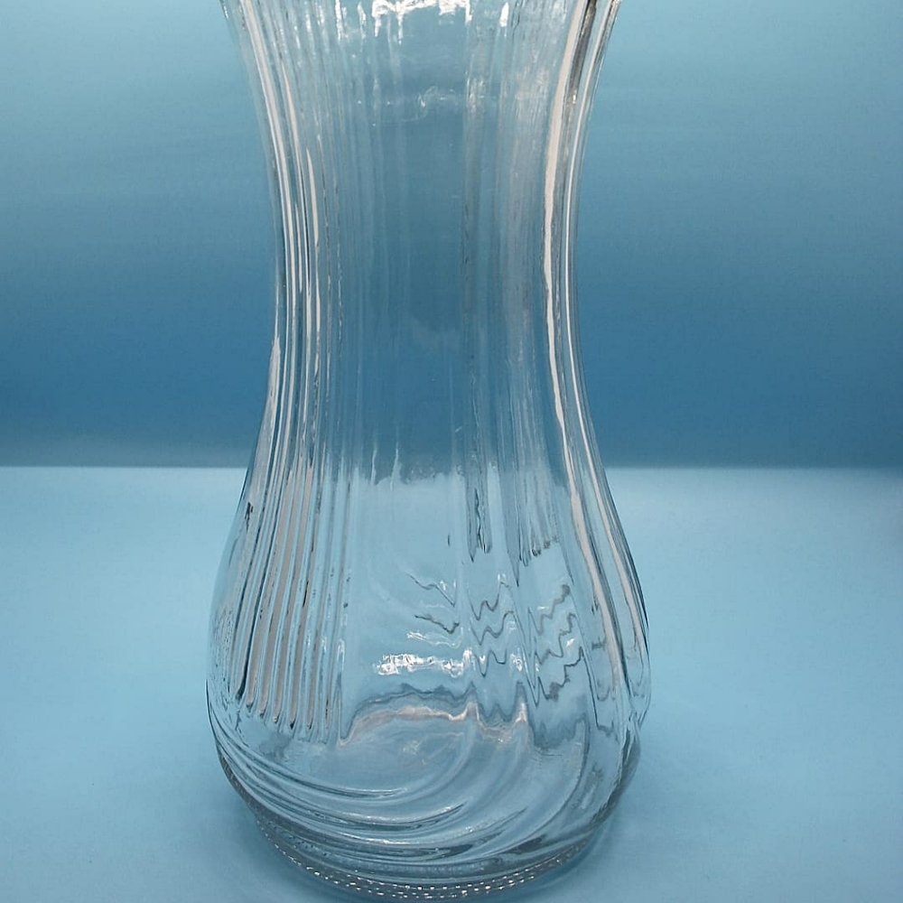 Clear Glass Vase With Embossed Ribbing - Picture 2 of 8